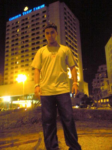 c mido o centre ville devant lhotel farah